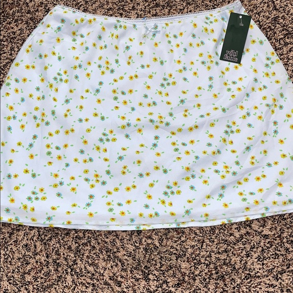 Wild Fable A-Line Skirt - White with Yellow Floral Bundle of 2 Sz M | NWT - Picture 2 of 5